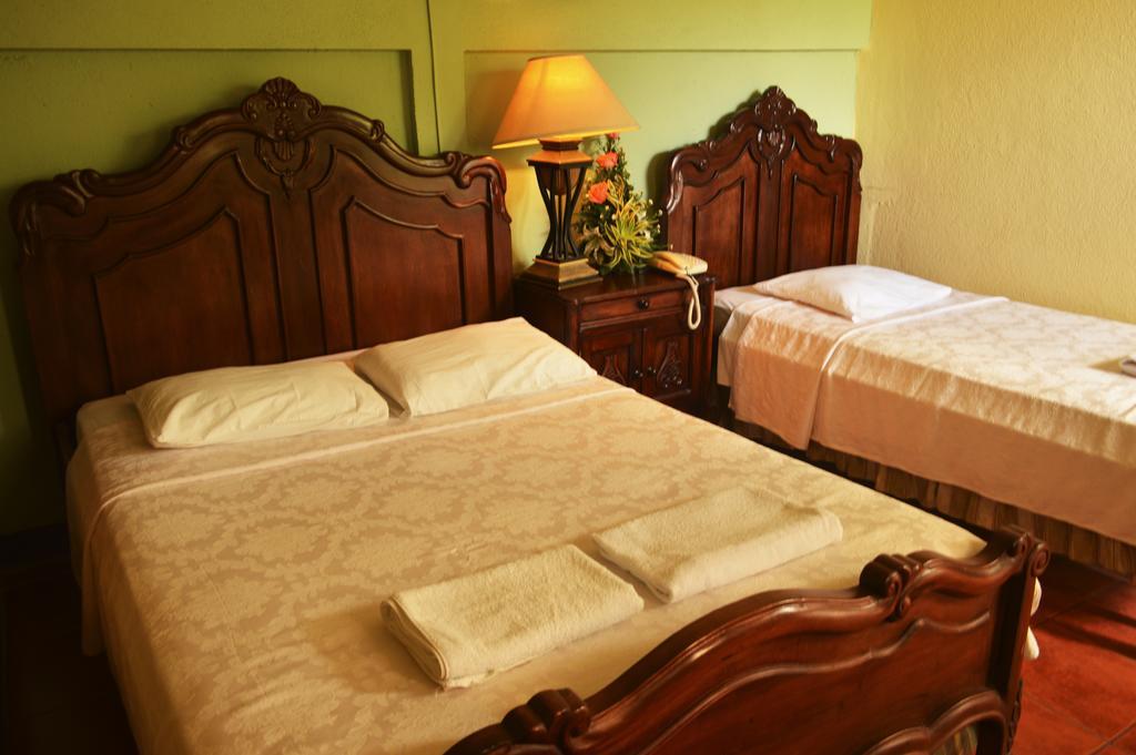 Hotel Real León Kültér fotó